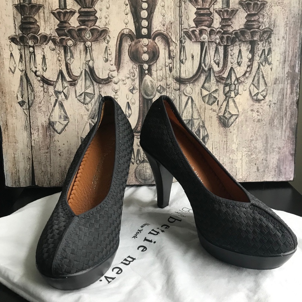 Bernie Mev Legend Stretch Platform Pumps NWOT